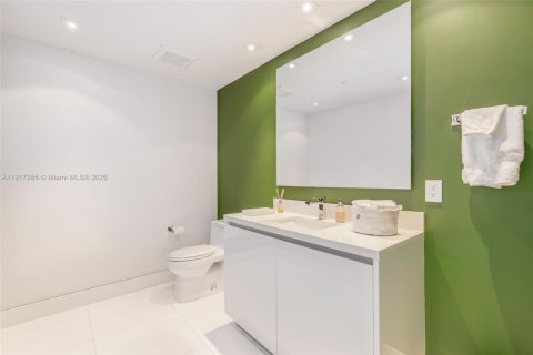 Снять в аренду кондоминиум в Майами-Бич, Флорида 5 спален, 518.95м2, № 2016657 - фото 30