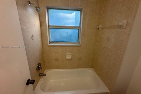 Adosado en alquiler en Homestead, Florida, 3 dormitorios, 140.19 m2 № 1954393 - foto 9