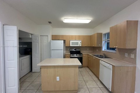 Adosado en alquiler en Homestead, Florida, 3 dormitorios, 140.19 m2 № 1954393 - foto 5