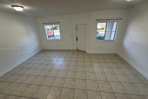 Adosado en alquiler en Homestead, Florida, 3 dormitorios, 140.19 m2 № 1954393 - foto 4
