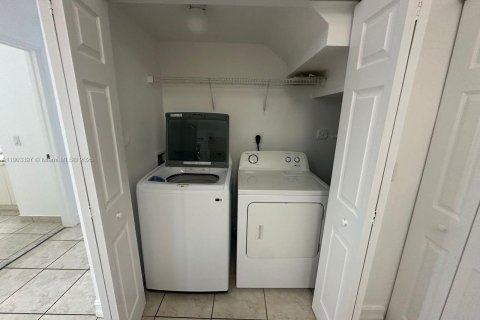 Adosado en alquiler en Homestead, Florida, 3 dormitorios, 140.19 m2 № 1954393 - foto 26