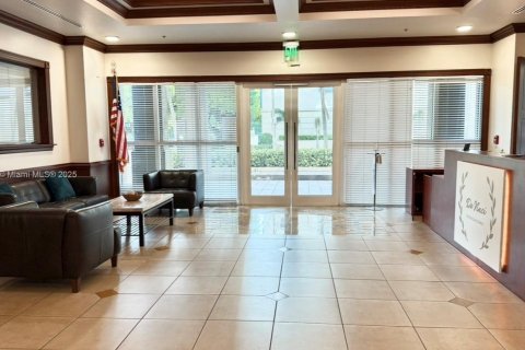 Condo in Miami, Florida, 2 bedrooms  № 2014193 - photo 18