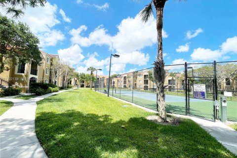 Condo in Tamarac, Florida, 1 bedroom № 1954247 - photo 30