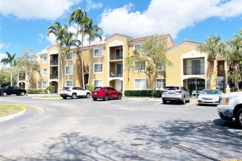 Condominio en venta en Tamarac, Florida, 1 dormitorio, 64.2 m2 № 1954247 - foto 13
