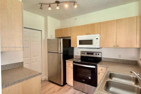 Condominio en venta en Tamarac, Florida, 1 dormitorio, 64.2 m2 № 1954247 - foto 6