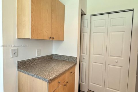 Condominio en venta en Tamarac, Florida, 1 dormitorio, 64.2 m2 № 1954247 - foto 3