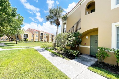 Condominio en venta en Tamarac, Florida, 1 dormitorio, 64.2 m2 № 1954247 - foto 1
