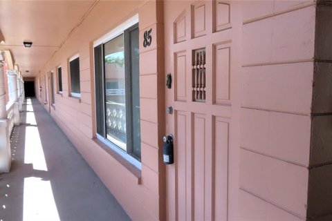 Condo in Clearwater, Florida, 2 bedrooms № 2229187 - photo 2