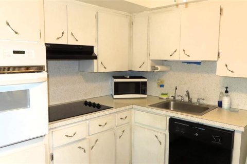 Condo in Clearwater, Florida, 2 bedrooms № 2229187 - photo 8