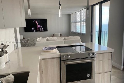 Condominio en alquiler en Hollywood, Florida, 2 dormitorios, 125.42 m2 № 2047816 - foto 27