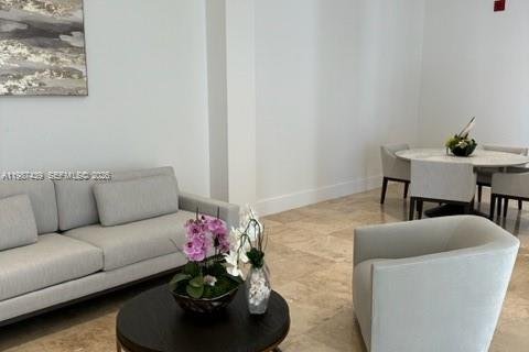 Condominio en alquiler en Hollywood, Florida, 2 dormitorios, 125.42 m2 № 2047816 - foto 17