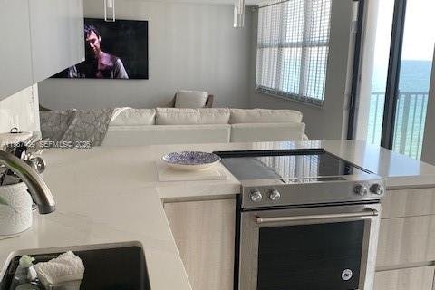 Condominio en alquiler en Hollywood, Florida, 2 dormitorios, 125.42 m2 № 2047816 - foto 25