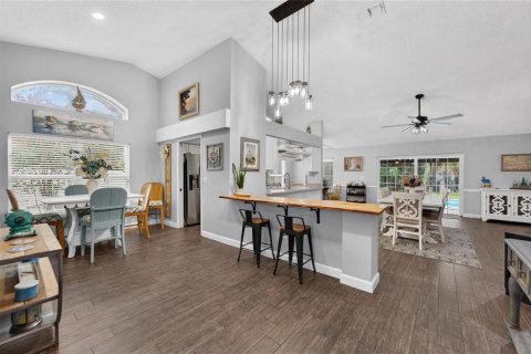 House in Tampa, Florida 3 bedrooms, 208.94 sq.m. № 2273231 - photo 9