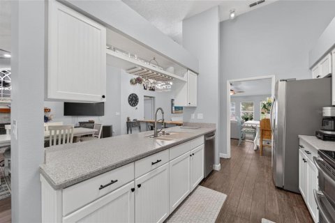 House in Tampa, Florida 3 bedrooms, 208.94 sq.m. № 2273231 - photo 15