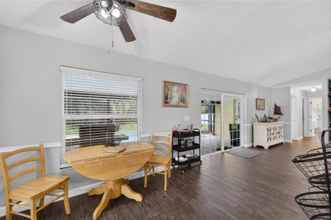 House in Tampa, Florida 3 bedrooms, 208.94 sq.m. № 2273231 - photo 18