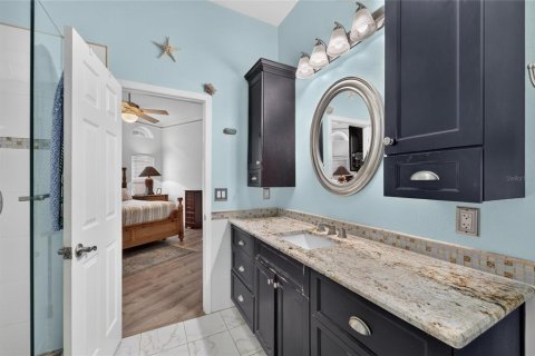 House in Tampa, Florida 3 bedrooms, 208.94 sq.m. № 2273231 - photo 28