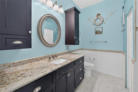 House in Tampa, Florida 3 bedrooms, 208.94 sq.m. № 2273231 - photo 29