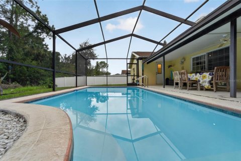 House in Tampa, Florida 3 bedrooms, 208.94 sq.m. № 2273231 - photo 2