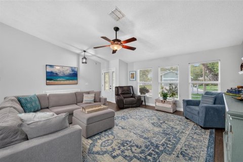 House in Tampa, Florida 3 bedrooms, 208.94 sq.m. № 2273231 - photo 6