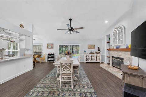 House in Tampa, Florida 3 bedrooms, 208.94 sq.m. № 2273231 - photo 12