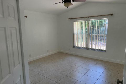 Villa ou maison à louer à Riviera Beach, Floride: 3 chambres, 155.15 m2 № 2387836 - photo 14