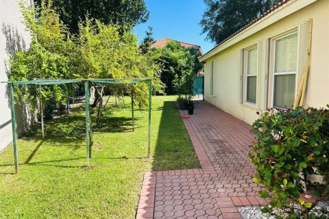 Villa ou maison à louer à Riviera Beach, Floride: 3 chambres, 155.15 m2 № 2387836 - photo 17
