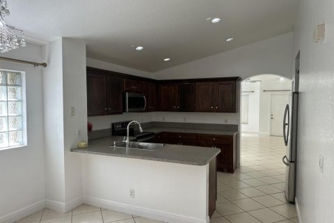 Villa ou maison à louer à Riviera Beach, Floride: 3 chambres, 155.15 m2 № 2387836 - photo 3