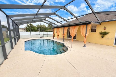 House in Lakeland, Florida 3 bedrooms, 189.15 sq.m. № 2431186 - photo 14
