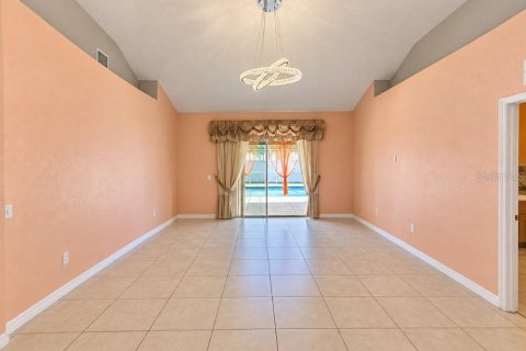 House in Lakeland, Florida 3 bedrooms, 189.15 sq.m. № 2431186 - photo 16