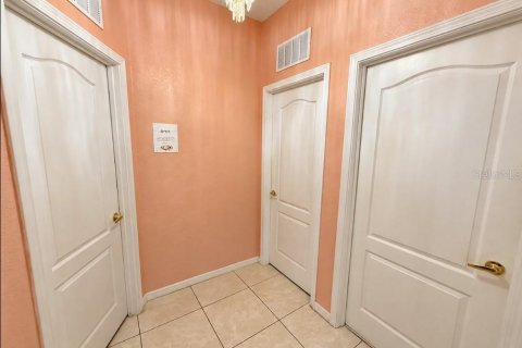 House in Lakeland, Florida 3 bedrooms, 189.15 sq.m. № 2431186 - photo 13