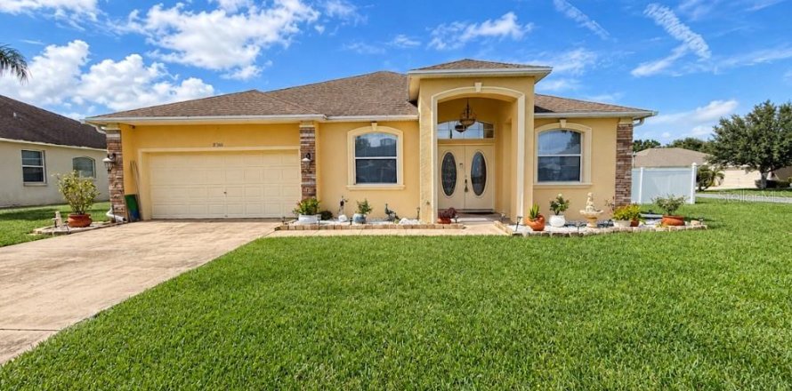 House in Lakeland, Florida 3 bedrooms, 189.15 sq.m. № 2431186