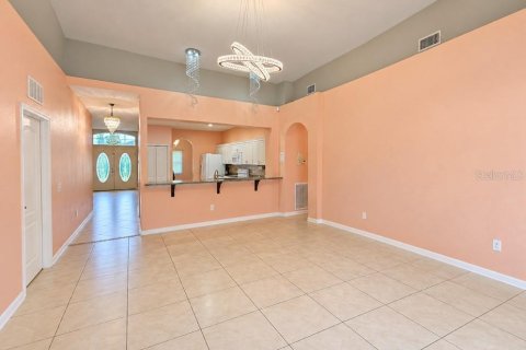 House in Lakeland, Florida 3 bedrooms, 189.15 sq.m. № 2431186 - photo 17