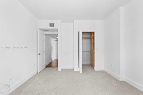 Купить кондоминиум в Корал-Гейблс, Флорида 2 спальни, 97.36м2, № 2043951 - фото 26