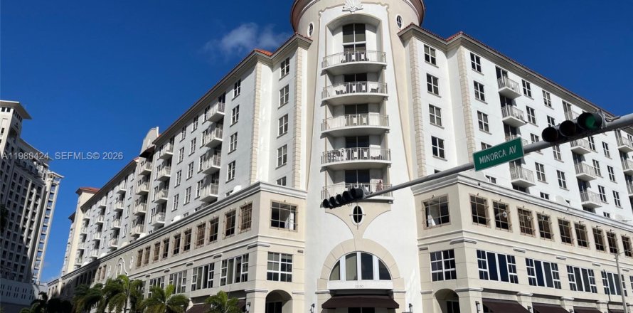 Кондоминиум с 2 спальнями в Корал-Гейблс, Флорида № 2043951