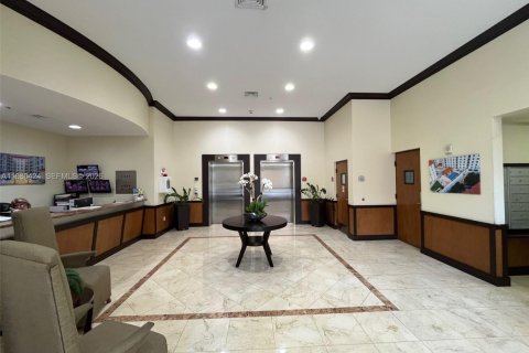 Купить кондоминиум в Корал-Гейблс, Флорида 2 спальни, 97.36м2, № 2043951 - фото 11