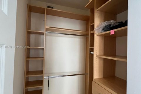 Купить кондоминиум в Корал-Гейблс, Флорида 2 спальни, 97.36м2, № 2043951 - фото 13