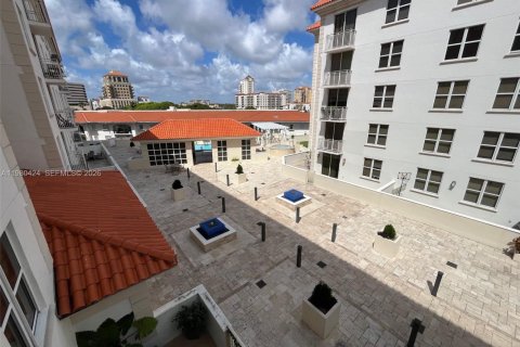 Купить кондоминиум в Корал-Гейблс, Флорида 2 спальни, 97.36м2, № 2043951 - фото 18