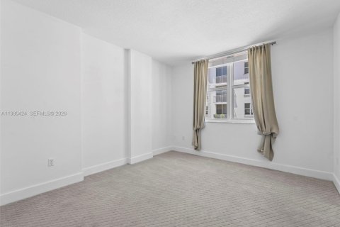 Купить кондоминиум в Корал-Гейблс, Флорида 2 спальни, 97.36м2, № 2043951 - фото 23