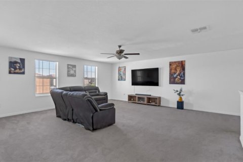 House in Tampa, Florida 6 bedrooms, 312.34 sq.m. № 1563758 - photo 23