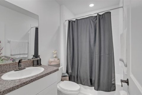 House in Tampa, Florida 6 bedrooms, 312.34 sq.m. № 1563758 - photo 18