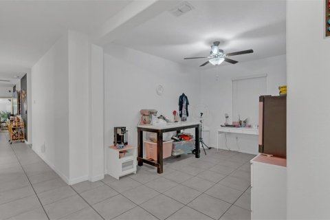 House in Tampa, Florida 6 bedrooms, 312.34 sq.m. № 1563758 - photo 4