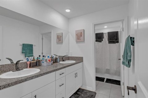 House in Tampa, Florida 6 bedrooms, 312.34 sq.m. № 1563758 - photo 27