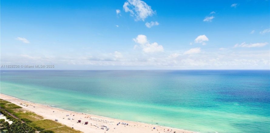 Condominio en Miami Beach, Florida, 3 dormitorios № 1800687
