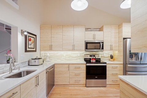 Condo in Clearwater, Florida, 2 bedrooms  № 1912192 - photo 15