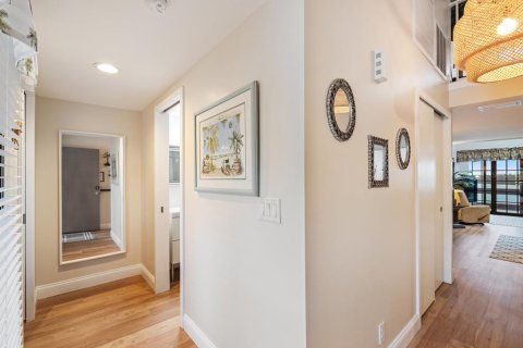 Condo in Clearwater, Florida, 2 bedrooms  № 1912192 - photo 8