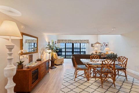 Condo in Clearwater, Florida, 2 bedrooms  № 1912192 - photo 21