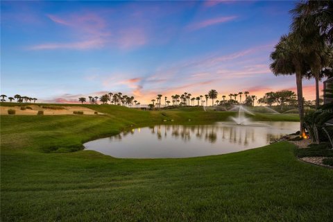 Casa en venta en Palm Coast, Florida, 5 dormitorios, 549.7 m2 № 2201070 - foto 10