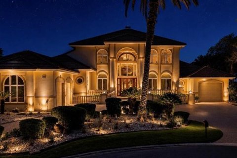 House in Palm Coast, Florida 5 bedrooms, 549.7 sq.m. № 2201070