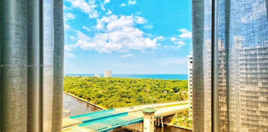 Condo in Fort Lauderdale, Florida, 1 bedroom № 1867284