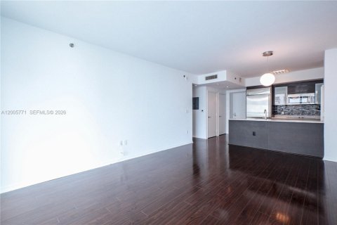 Condo in Miami, Florida, 1 bedroom  № 2069568 - photo 5